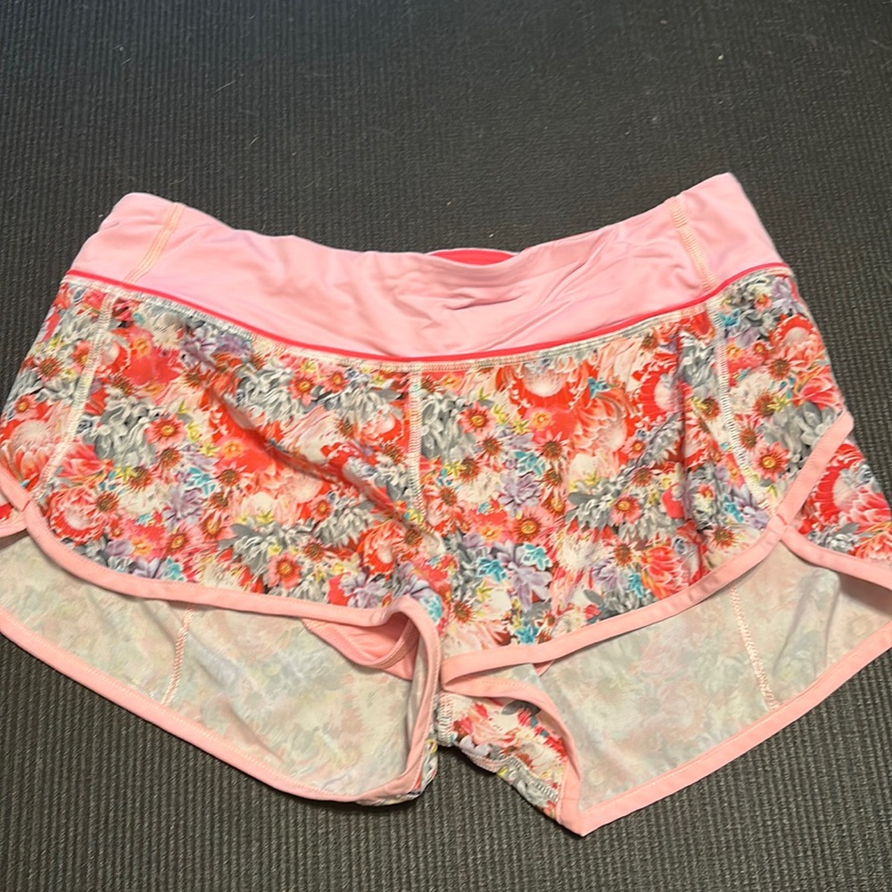 Lululemon floral shorts size 6